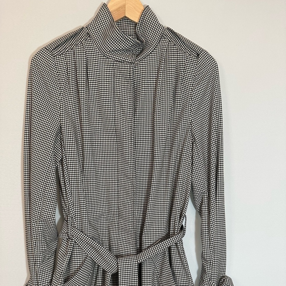 H&M Houndstooth Size 2 Long Trench Coat Belt Front Buttons Back Slit Pockets